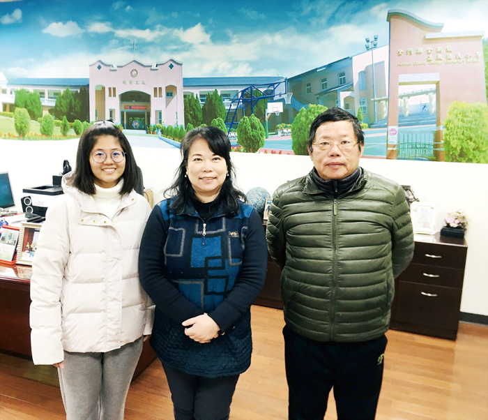熱血教師當志工 謝東森、鄧宇珍到正義助學