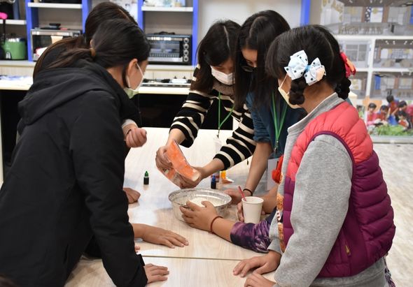 /media/original_images/2022_YouZouTaiWanJiaoYingWen_text01.jpg