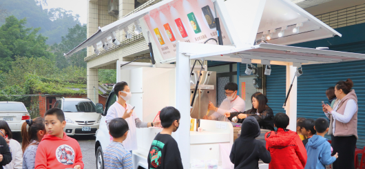 讓孩子學會好好吃飯：幸福餐車前進校園