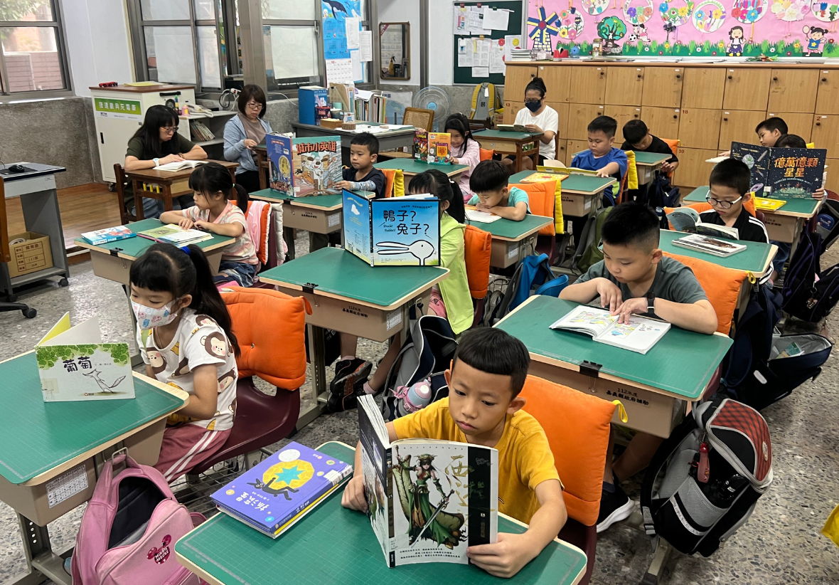 /media/original_images/2025_ZhangHongYueDuTongBanJiHua6_text03.png